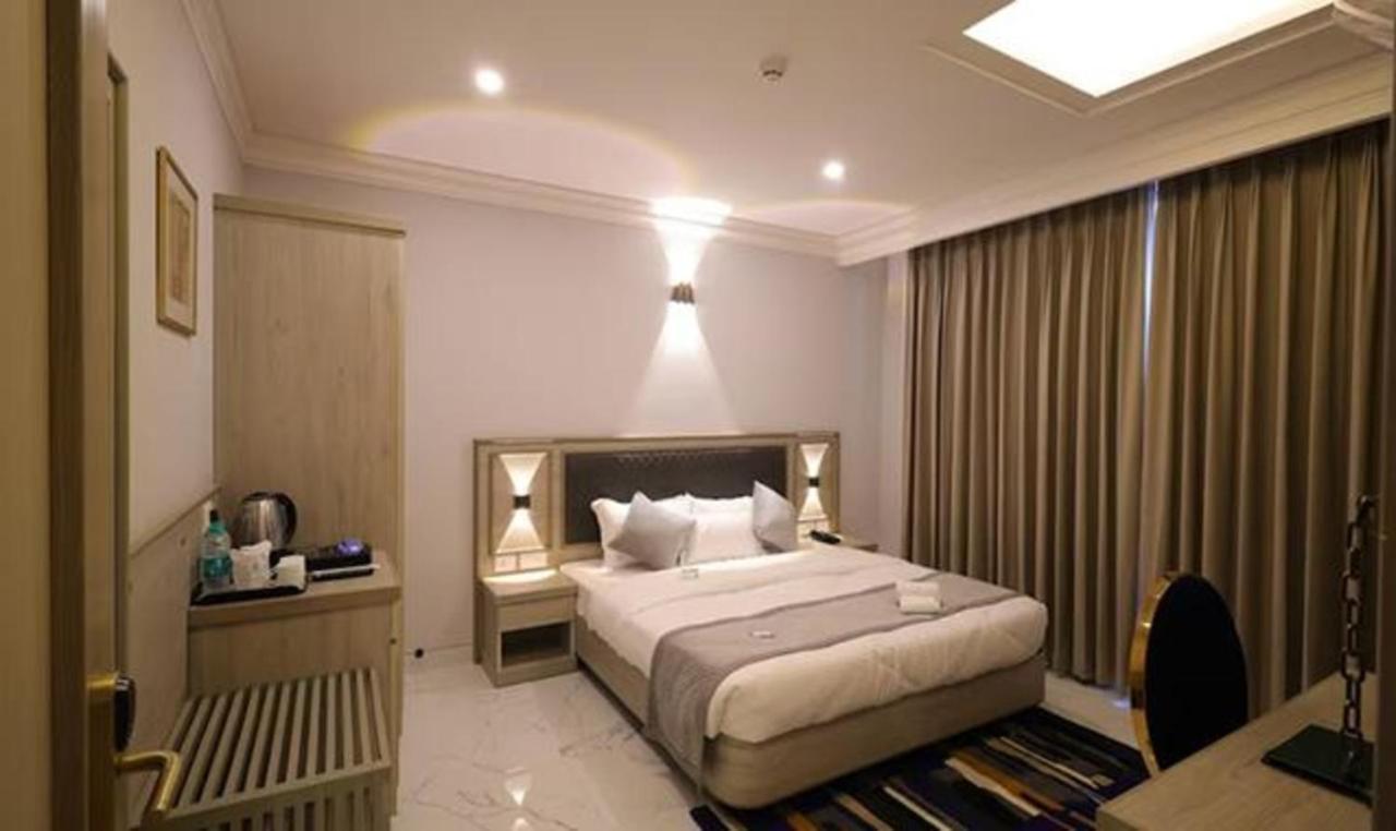 Fabhotel Prime Hampton By Ic'S نويدا المظهر الخارجي الصورة